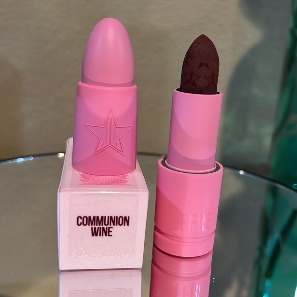 Jeffree Star Velvet Trap lipstick in color Communion Wine. New!